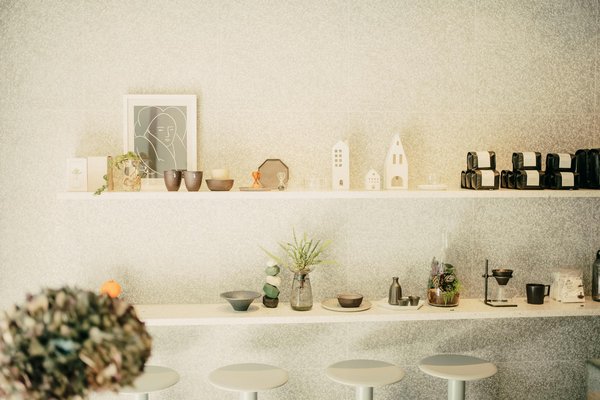 Hoe maak je een zwembadcover die effectief is tegen vuil en bladeren?